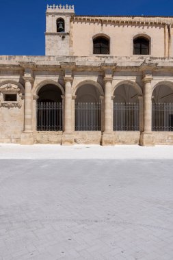 Syracuse, Sicilya, İtalya - 29 Nisan 2023: Saint Lucia al Sepolcro Bazilikası. St. Lucia Kilisesi 1100 civarında Normanlar tarafından inşa edilmiştir.