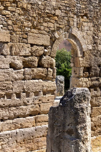 stock image Syracuse, Sicily, Italy - April 29, 2023: Remains of Temple of Apollo at Piazza Pancali. It is one of the most important ancient Greek monuments on Ortygia island