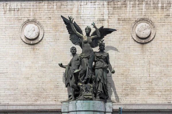 Bruxelas Bélgica Maio 2023 Escultura Bronze Frente Edifício Museu Oldmasters — Fotografia de Stock