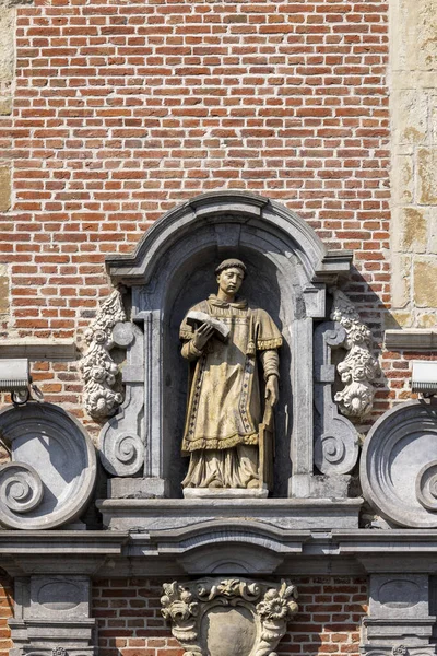 Gante Bélgica Mayo 2023 Estatua Fasade Vivienda Medieval Pequeña Plaza —  Fotos de Stock