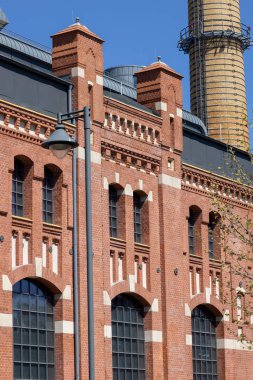 Lodz, Polonya - 4 Mayıs 2023: EC1 Lodz, Kültür Şehri, iş, bilim, ticaret ve kültür merkezi şehrin eski ilk elektrik santralinde yer almaktadır. Yeni Merkez, Lodz Fabryczna Tren İstasyonu 'nun yanında.