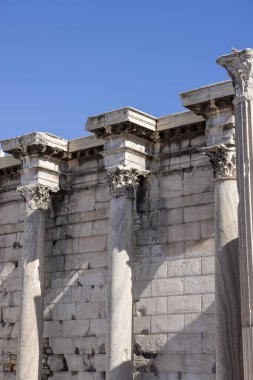 Atina, Yunanistan - 17 Ekim 2022: Hadrian Kütüphanesi, antik çağlarda Roma İmparatoru Hadrian binasının kalıntıları