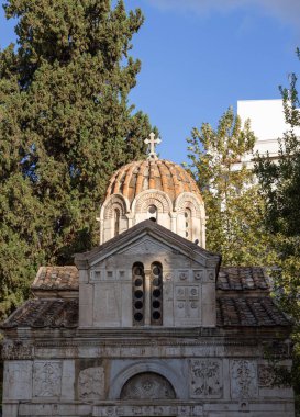 Atina, Yunanistan - 17 Ekim 2022: Kutsal Bakire Meryem Gorgoepikoos Kilisesi ve Küçük Metropolis olarak bilinen Aziz Eleutherius. Mitropoleos Meydanı 'nda bulunan Bizans kilisesi.