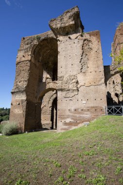 Palatine Hill, antik Roma İmparatorluğu 'nun önemli binalarının kalıntılarının manzarası. Palatine Hill, Roma, İtalya 'nın en eski bölgelerinden biridir.