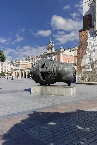 Krakow, Polonya - 6 Eylül 2023: Polonyalı heykeltıraş Igor Mitoraj 'ın 