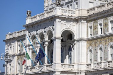 Trieste, İtalya - 26 Eylül 2023: İtalya Meydanı 'nda bulunan Trieste Bölgesi Sarayı (Piazza Unita d' Italia)