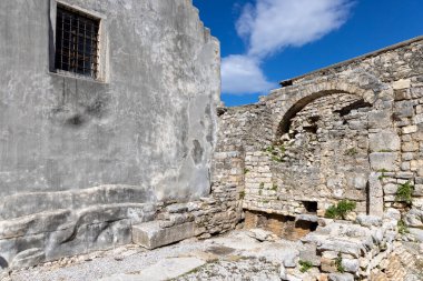 Porec, Hırvatistan, Istria - 25 Eylül 2023: Ortaçağ Euphrasian Bazilikası 'nda arkeolojik alan, Bizans tarzı Roma katolik kilisesi