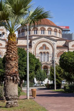 Atina, Pire, Yunanistan - 18 Ekim 2022: Neo-Bizans tarzında Hagia Triada Katedrali, Kutsal Trinity Rum Ortodoks Kilisesi