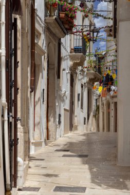 Dar, taş sokak tipik Akdeniz ülkeleri, Martina Franca, İtalya, Puglia