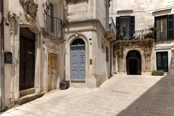 Dar, taş sokak tipik Akdeniz ülkeleri, Martina Franca, İtalya, Puglia