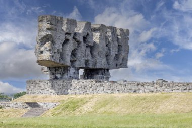 Majdanek; Lublin; Polonya - 24 Mayıs 2022: Majdanek Nazi toplama ve imha kampındaki Savaş ve Şehitlik Anıtı (Konzentrationslager Lublin)