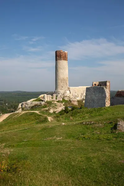 stock image Olsztyn, Silesia, Poland - September 16, 2020: Ruins of medieval gothic Olsztyn Castle located on the Polish Jurassic Highland