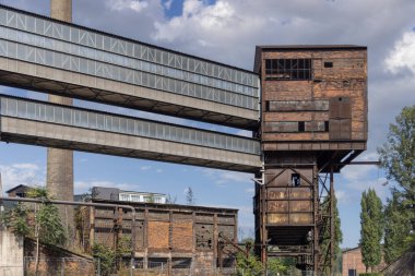 Ostrava, Çek Cumhuriyeti - 2 Eylül 2024: Düşük Vitkovice (Dolni oblast Vitkovice), 19. yüzyıl demir fabrikasının sanayi sonrası kalıntıları