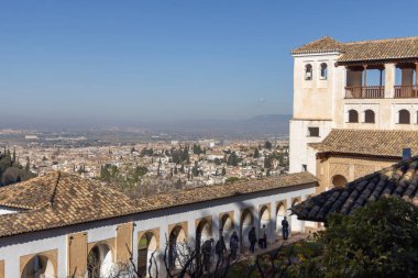 Granada, İspanya, Endülüs - 23 Mart 2025: Generalife, Nasrid hükümdarlarının yazlık sarayı ve ülke mülkü. Alhambra sarayı kompleksinin yanında yer alır.