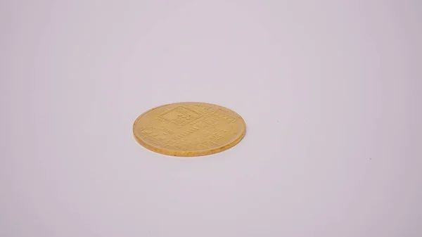 Bitcoin Münze Auf Weißem Hintergrund — Stockfoto
