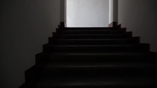 Felvétel Sötét Iskola Folyosó Lépcsőjéről — Stock videók
