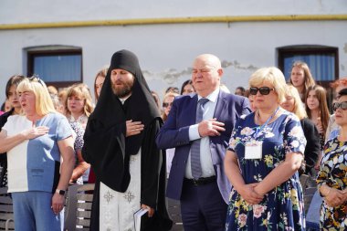 Lutsk, Ukrayna, 27 Mayıs 2023: Ulusal Gıda Teknolojileri Üniversitesi 'nin Volyn Profesyonel Koleji öğrencilerine takdirname