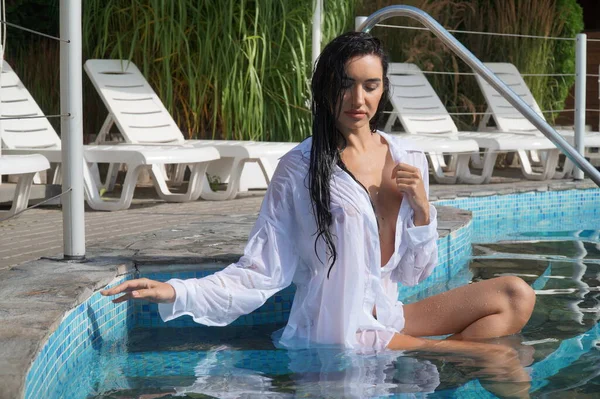 Sexy Girl White Shirt Swimming Pool — Stock Photo, Image