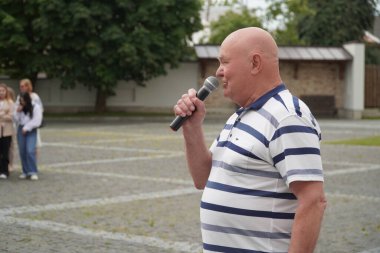 Lutsk, Ukrayna, 27 Mayıs 2023: Ulusal Gıda Teknolojileri Üniversitesi 'nin Volyn Profesyonel Koleji öğrencilerine takdirname