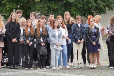 Lutsk, Ukrayna, 27 Mayıs 2023: Ulusal Gıda Teknolojileri Üniversitesi 'nin Volyn Profesyonel Koleji öğrencilerine takdirname