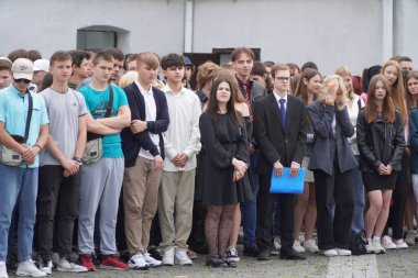 Lutsk, Ukrayna, 27 Mayıs 2023: Ulusal Gıda Teknolojileri Üniversitesi 'nin Volyn Profesyonel Koleji öğrencilerine takdirname