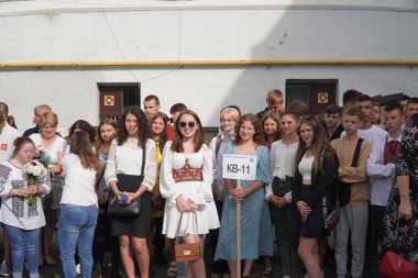 Lutsk, Ukrayna, 27 Mayıs 2023: Ulusal Gıda Teknolojileri Üniversitesi 'nin Volyn Profesyonel Koleji öğrencilerine takdirname