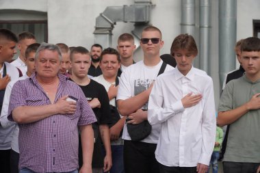 Lutsk, Ukrayna, 27 Mayıs 2023: Ulusal Gıda Teknolojileri Üniversitesi 'nin Volyn Profesyonel Koleji öğrencilerine takdirname