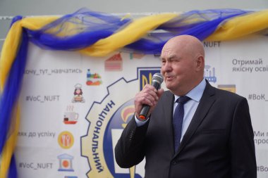 Lutsk, Ukrayna, 27 Mayıs 2023: Ulusal Gıda Teknolojileri Üniversitesi 'nin Volyn Profesyonel Koleji öğrencilerine takdirname