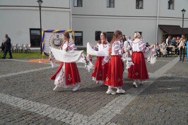 Lutsk, Ukrayna, 27 Mayıs 2023: Ulusal Gıda Teknolojileri Üniversitesi Volyn Profesyonel Kolejinde Öğrenci Performansı