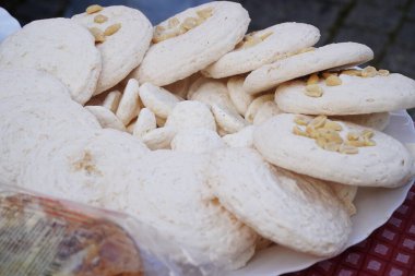 Lutsk, Ukrayna, 27 Mayıs 2023: Ulusal Gıda Teknolojileri Üniversitesi Volyn Profesyonel Koleji öğrencilerinin yemekleri