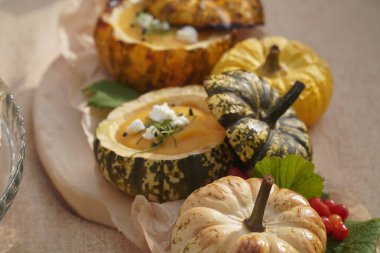 Lutsk, Ukrayna, 27 Mayıs 2023: Ulusal Gıda Teknolojileri Üniversitesi Volyn Profesyonel Koleji öğrencilerinin yemekleri