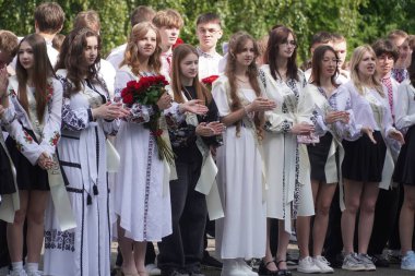 Lutsk Volyn Bölgesi Ukrayna 'daki son lise kutlamaları.