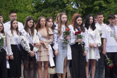 Lutsk Volyn Bölgesi Ukrayna 'daki son lise kutlamaları.