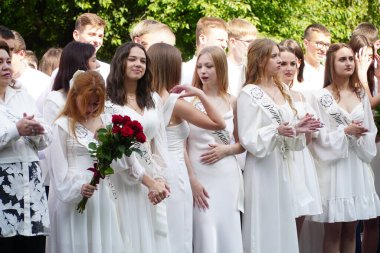 Lutsk Volyn Bölgesi Ukrayna 'daki son lise kutlamaları.