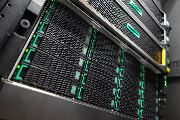Serverrummet Informerar Den Dator Server Som Arbetar Kontinuerligt Förmedla Kraften — Stockfoto