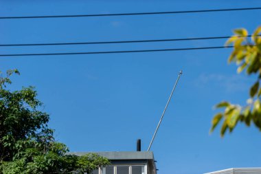 Şimşek koruması için paratoner  .