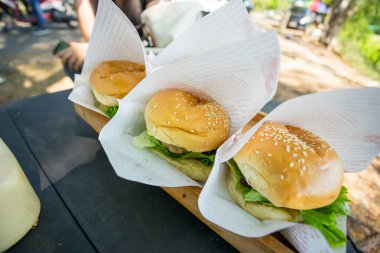 Hamburger (İngilizce: Hamburger) veya kısaca hamburger, bir sandviç ile aynı kategoride kabul edilen bir yiyecek türüdür..