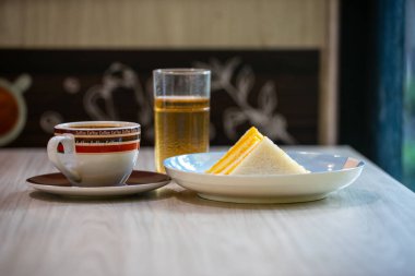 Buzlu kahve harika görünüyor ve tadı çok lezzetli..