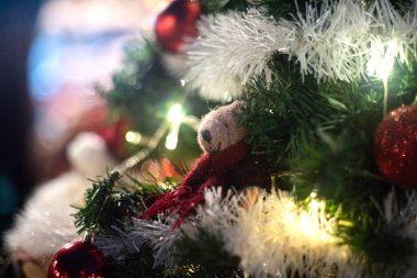 Eski zamanlarda, Noel ağacı cennette bir ağaç demekti..