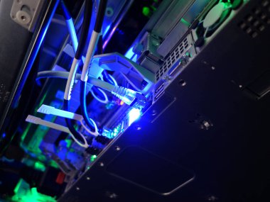 anahtara bağlı ağ kabloları - veri merkezi donanım teknolojisinin yakınlaştırılması           