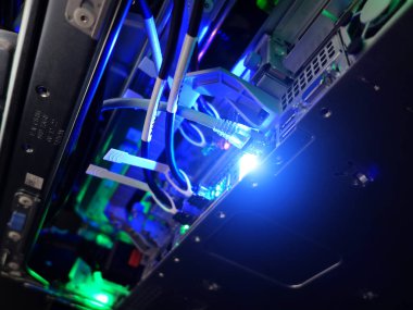 anahtara bağlı ağ kabloları - veri merkezi donanım teknolojisinin yakınlaştırılması           