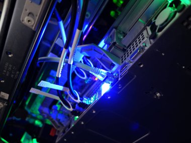 anahtara bağlı ağ kabloları - veri merkezi donanım teknolojisinin yakınlaştırılması                           