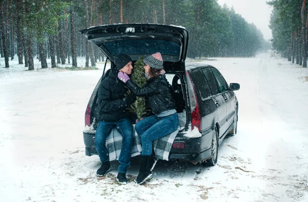 Happy Couple Has Fun Snow Woman Man Walking Winter Forest — Zdjęcie stockowe