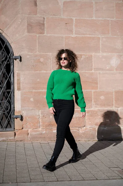 Young Fashionable Woman Green Sweater Walks City Street Fashion Concept — Stock Photo, Image