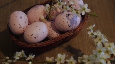  Paskalya yumurtaları. Festival masa dekorasyonu