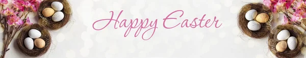 Paskalya Bayrağı Mutlu Paskalya Yumurtaları Mutlu Paskalyalar Bayrağın Üzerindeki Yazıda Stok Fotoğraf