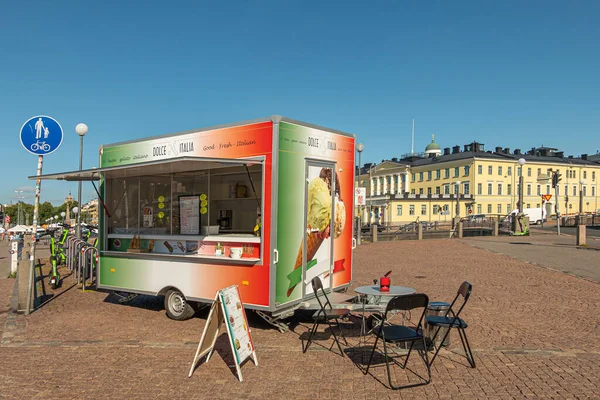 Ελσίνκι Φινλανδία Ιουλίου 2022 Πολύχρωμο Καρότσι Παγωτού Dolce Italia Στην — Φωτογραφία Αρχείου