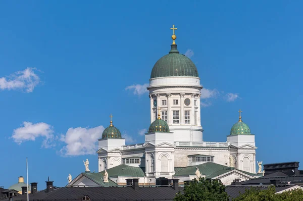 Helsinki Finlandia Julio 2022 Catedral Blanca Con Cúpulas Verdes Eleva — Foto de Stock