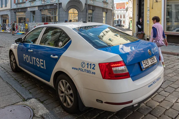 Estonsko Talin Července 2022 Bíle Modrá Policie Může Ulici Pikk — Stock fotografie