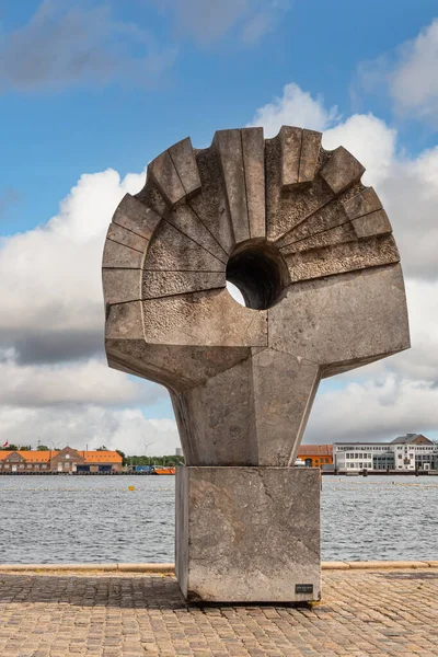 Copenhague Dinamarca Julio 2022 Primer Plano Piedra Hormigón Marrón Estatua —  Fotos de Stock